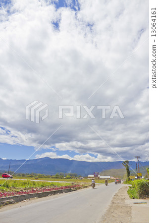 Papua Road 13064161