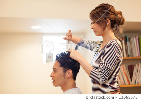 hairdresser, hairdressing salon, beauty salon 13065575