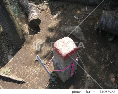 Triangle point Triangle point 13067928