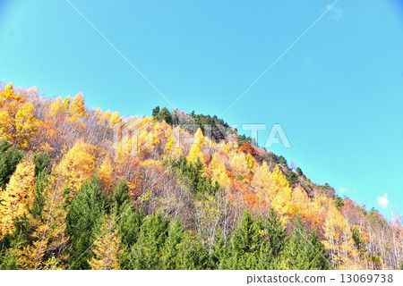 深秋的山脈 13069738