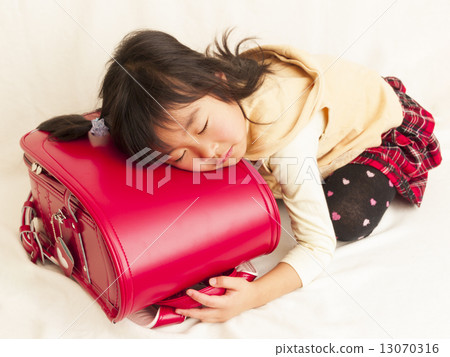 Girls to take with school bags Girls to take with school bags 13070316