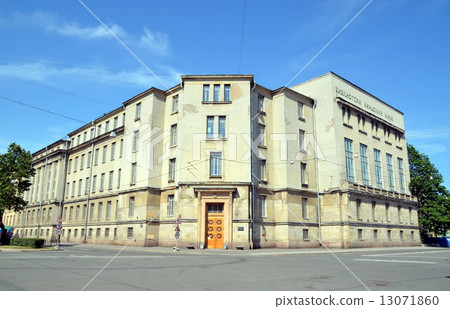 The Library of the Russian Academy of Sciences in Saint -Petersburg The Library of the Russian Academy of Sciences in Saint -Petersburg 13071860