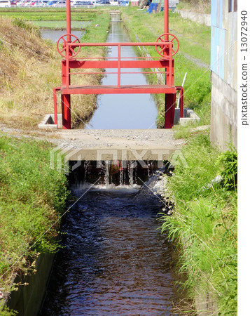 小灌溉渠 13072940