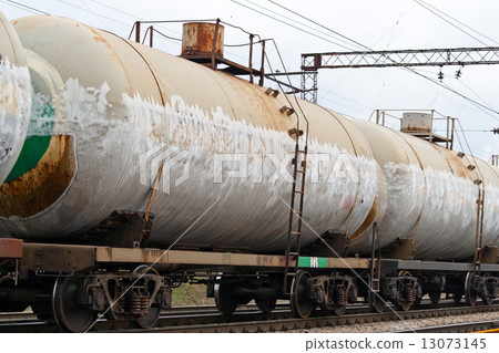 Frozen tanks with liquefied gas Frozen tanks with liquefied gas 13073145