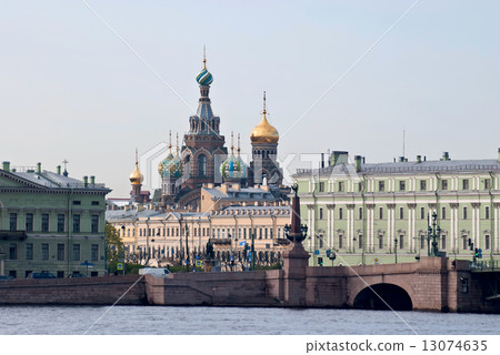 View of the Church of the Savior on blood. 13074635