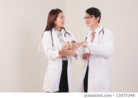 Doctors Doctors 13075349
