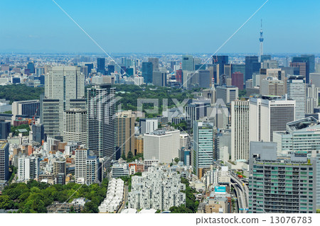 Tokyo Sky Tree and high-rise buildings in the center of Tokyo 13076783