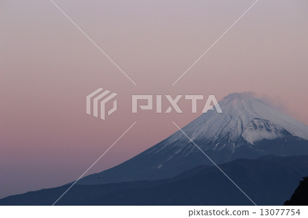 Mt. Fuji(Mt。Aitaka)在早晨發光 Mt. Fuji(Mt。Aitaka)在早晨發光 13077754