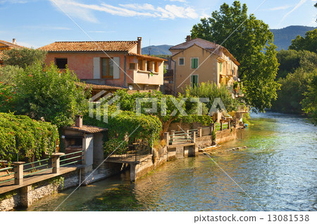 Fontaine de Vaucluse, Provence, France Fontaine de Vaucluse, Provence, France 13081538