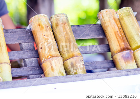 sweet glutinous rice roasted in bamboo 13082216