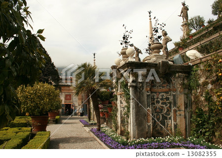 Villa garden 13082355