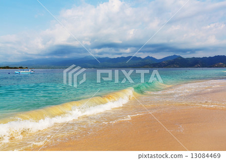 Beach on Gili 13084469
