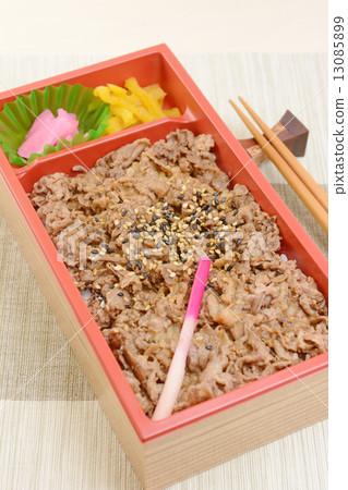 美味的燒烤午餐 13085899