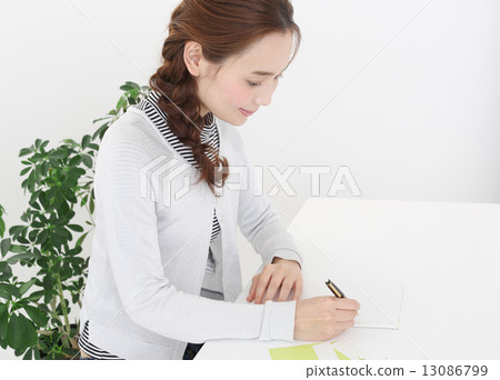 Write a letter 13086799