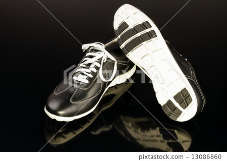 black leather man's shoe 13086860