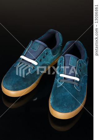 dark blue velvet man's shoe 13086861