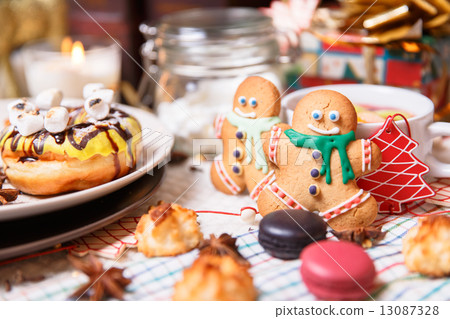 christmas sweets 13087328
