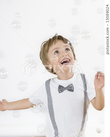 Playing with Bubbles 13089024