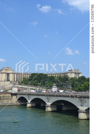 Seine river Seine river 13089796