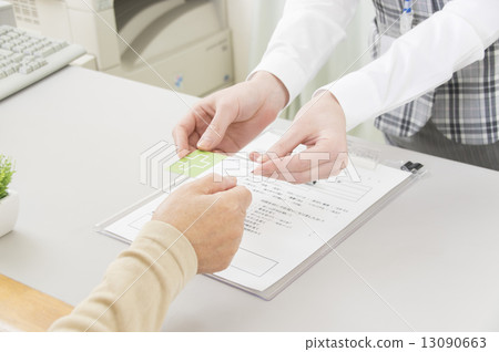 接受職員的諮詢以及職員的患者 13090663