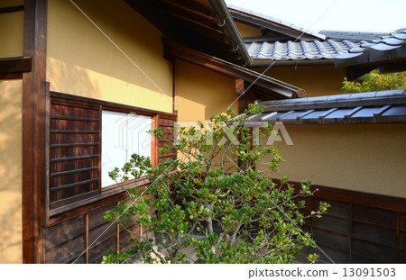 Fall of old garden 13091503