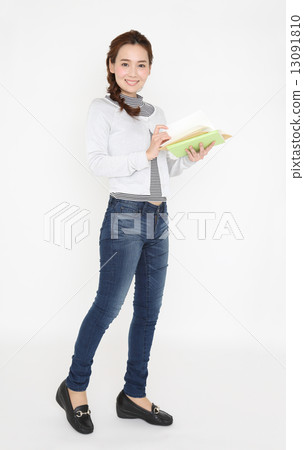 young woman young woman 13091810