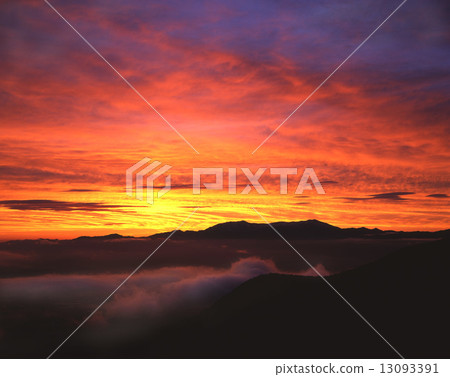 Sunset glow of the Iideho Ren 13093391
