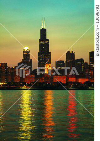 Chicago downtown cityscape 13096793