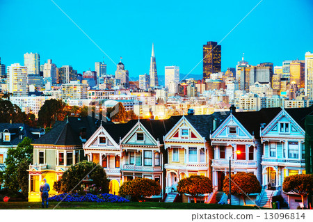 San Francisco cityscape as seen from Alamo square park 13096814