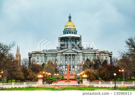 Colorado state capitol building in Denver 13096913