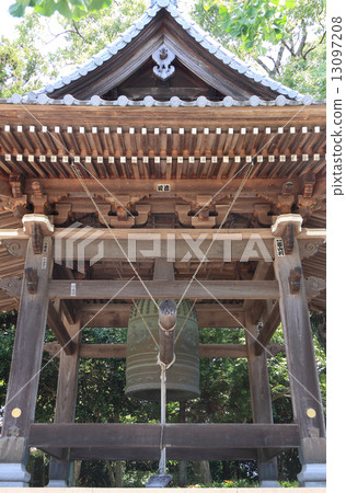 四國佛33號佛教寺院“Yukusukuji”鐘樓 四國佛33號佛教寺院“Yukusukuji”鐘樓 13097208