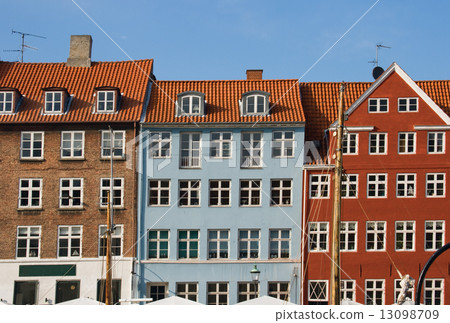 Houses in Nyhavn, Copenhagen. Houses in Nyhavn, Copenhagen. 13098709