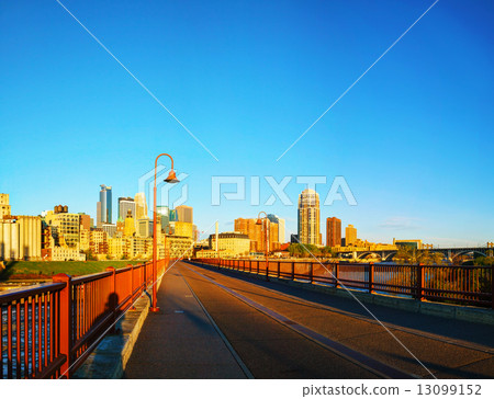 Downtown Minneapolis, Minnesota in the morning Downtown Minneapolis, Minnesota in the morning 13099152