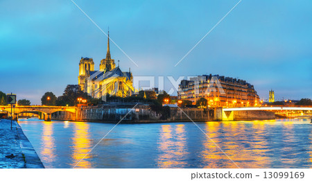 Notre Dame de Paris cathedral 13099169