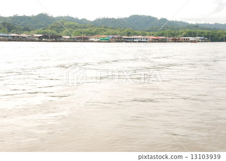文萊河/水上飛機村（Kampong Ayl）（斯里巴加灣市/文萊） 13103939