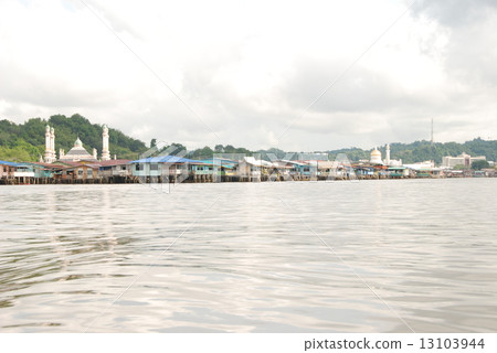 文萊河/水上飛機村（Kampong Ayl）（斯里巴加灣市/文萊） 13103944