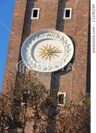 Italy. Venice. Chiesa dei Santi Apostoli church. Clock-tower Italy. Venice. Chiesa dei Santi Apostoli church. Clock-tower 13106299