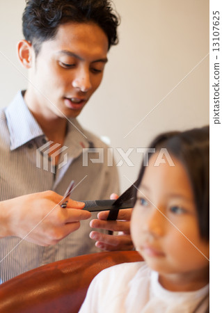 person, beautician, beauty artist 13107625