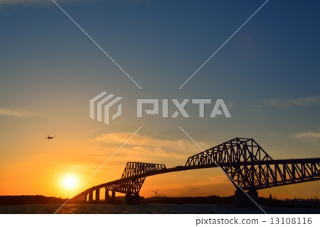 Gate Bridge 13108116