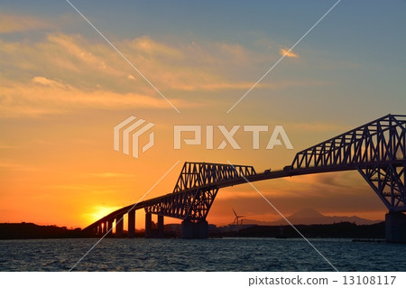 Gate Bridge 13108117