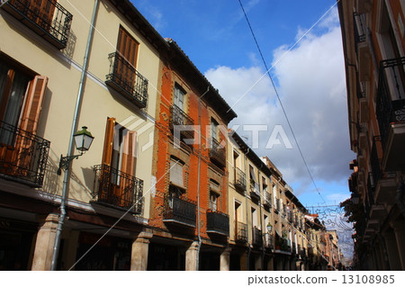 Alcalá de Henares The houses of Mayor Street 13108985