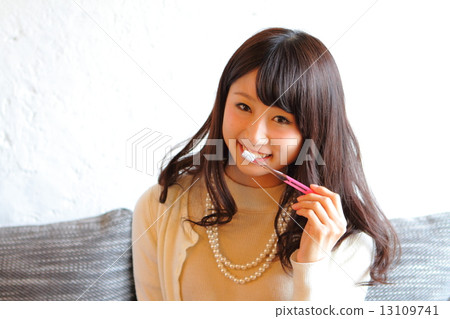 預防齲齒和牙周病 13109741