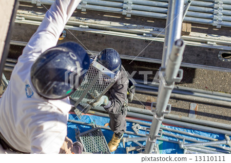 Exterior wall construction scaffolding Exterior wall construction scaffolding 13110111