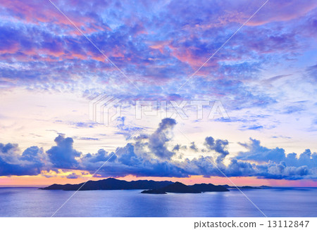Island Praslin at sunset 13112847