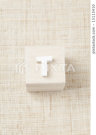 Alphabet T 13113410