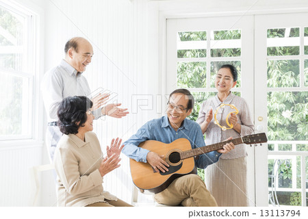 Senior who enjoys playing Senior who enjoys playing 13113794