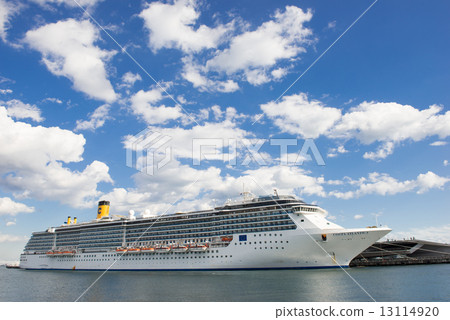 橫濱的第一個到達Costa Atlantica的港口 13114920