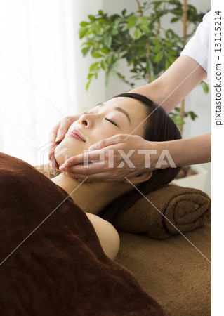 Facial Beauty Facial Beauty 13115214