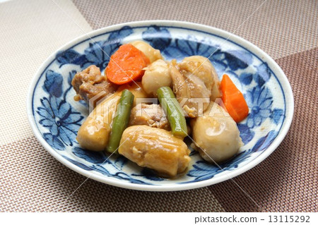 Simmered taro and chicken 13115292
