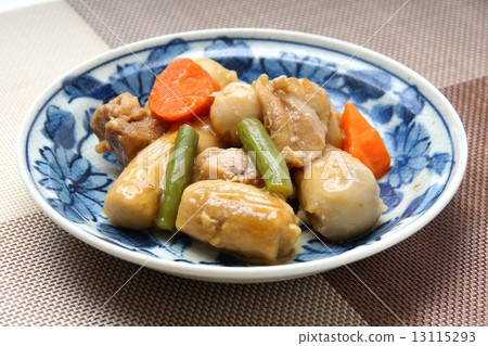 Simmered taro and chicken 13115293